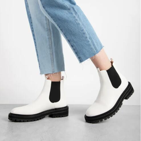 rough ankle boot in white